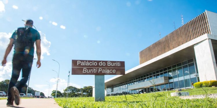 Ibaneis cria grupo para avaliar “penduricalhos” de servidores