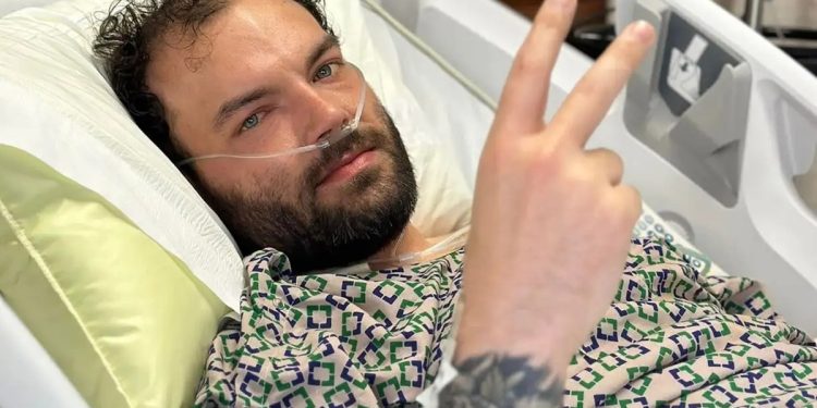 Jovem descobre câncer de intestino em estágio 4: “Eu só tinha 26 anos”