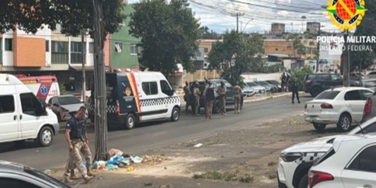 Homem em surto é preso após manter a prima em cárcere privado no DF. Vídeo