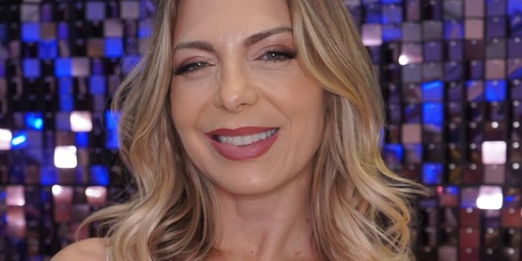 Sheila Mello faz apelo por professora do DF com esclerose múltipla