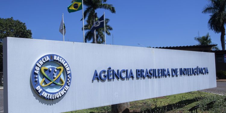 Abin paralela: União é alvo de ação civil inédita por espionagem ilegal de jornalistas