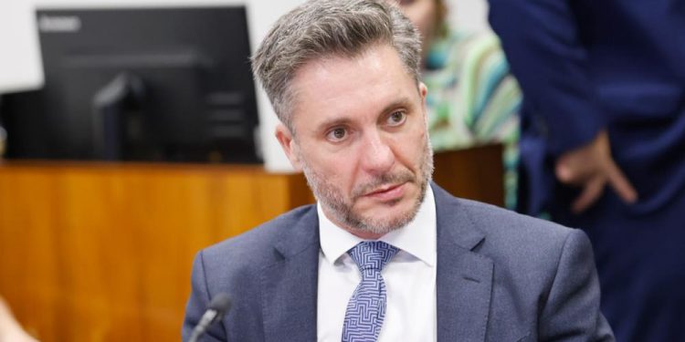 Uso de perfis falsos pelo deputado Alex Manente revelada pela Pública gera denúncia ao MPF