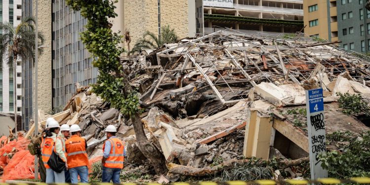 Torre Palace: 87 toneladas de ferro dos escombros são encaminhados para reciclagem