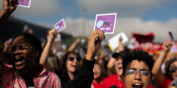 Saiba se terá aula nesta 5ª, dia de paralisação dos professores no DF