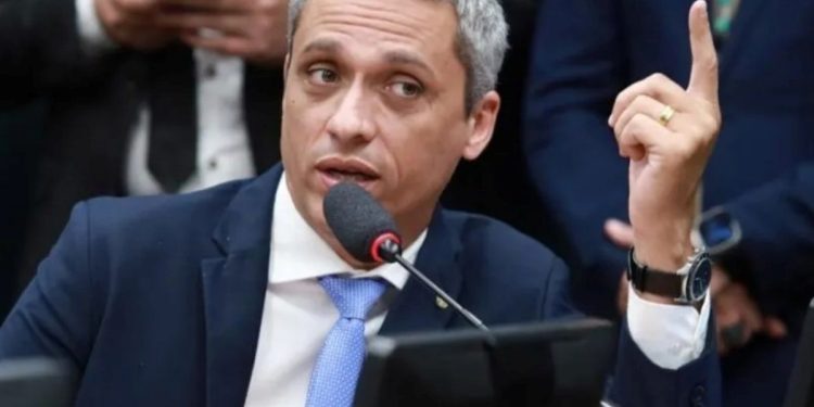 O que disse desembargador sobre deputado do PL que chamou Gleisi de garota de programa