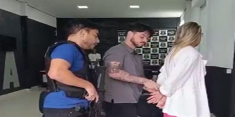 Advogada é presa dentro de escritório por suposta difamação a delegado. Veja vídeo