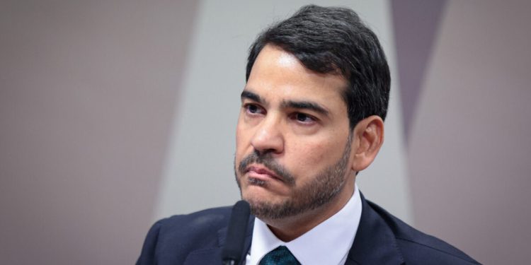 “Office boy da Dilma”: as reações de parlamentares do DF após derrota de Messias