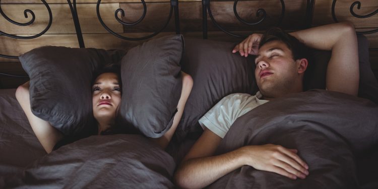 Dias de onda de calor podem agravar apneia do sono, aponta pesquisa