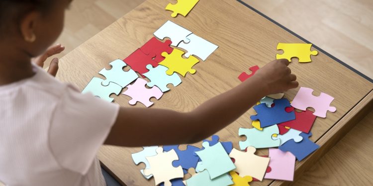 Autismo: entenda por que apoio multidisciplinar faz diferença