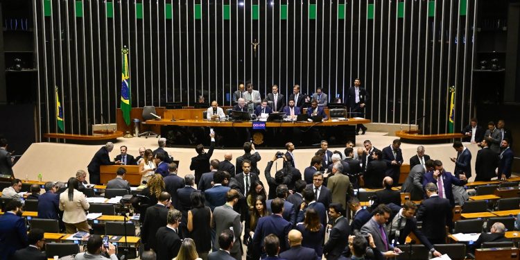 Concurso da Câmara dos Deputados: nota da prova objetiva é divulgada
