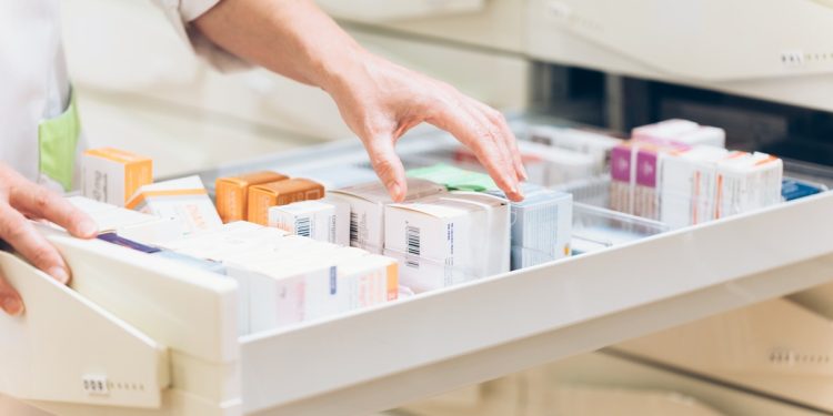 IgesDF abre vagas para farmacêuticos com salários acima de R$ 6 mil