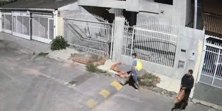 Câmera flagra tentativa de furto de fios em residência no Guará. Veja vídeo