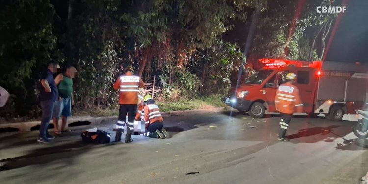 Homem morre após cair de moto em via pública de Ceilândia