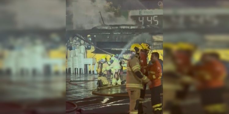 Veja como ficou o ônibus do Dog do Cangaceiro após incêndio. Vídeo