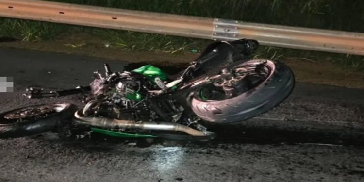 Ocupantes de carro fugiram após acidente que matou advogado e namorada. Veja vídeo