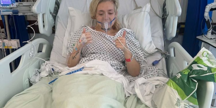 Usuária de vape, jovem de 22 anos desenvolve câncer de pulmão grave