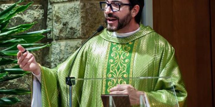 Padre Fábio de Melo fará show gratuito em Brasília; veja data