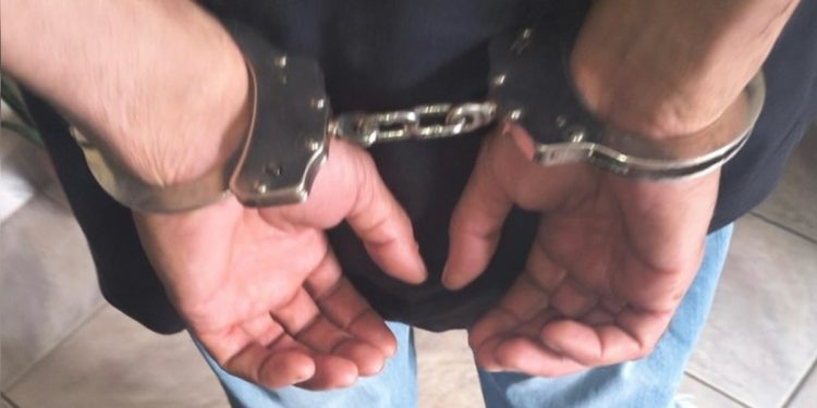 Homem com medida protetiva agride e quase decepa o dedo de mulher no Entorno do DF. Veja vídeo