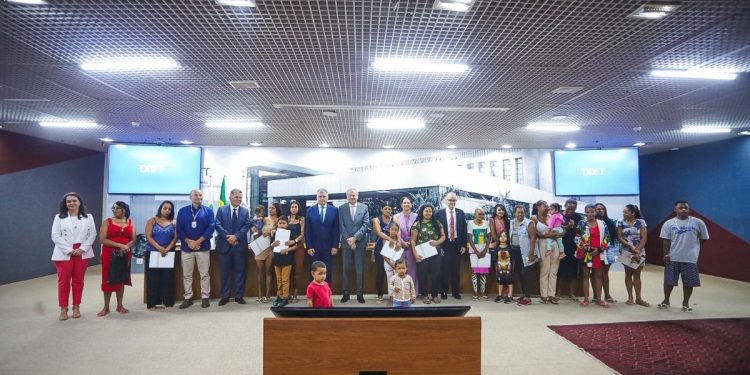 TJDFT concede títulos de propriedades a famílias vulneráveis