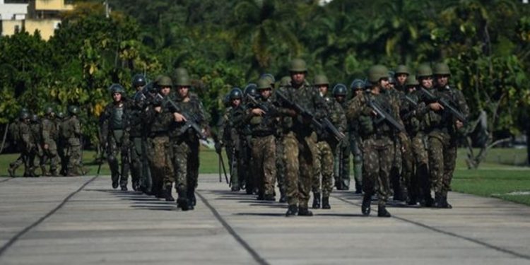 Saiba quem são cabos do Exército que viraram réus por “chá de manta”