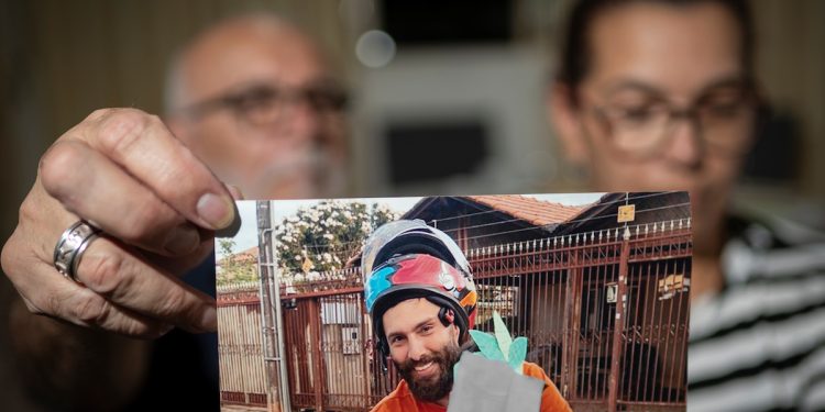 Pai de motorista assassinado contesta tese de réu sobre legítima defesa
