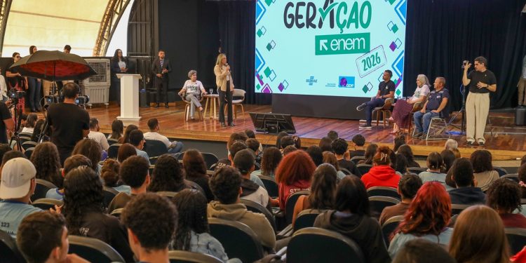 Programa da rede pública do DF oferece aulas preparatórias para o Enem