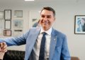 Master, filme, PIX e mais: as mentiras que Flávio Bolsonaro já contou