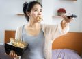 Comer rápido demais pode bagunçar o intestino, entenda o motivo