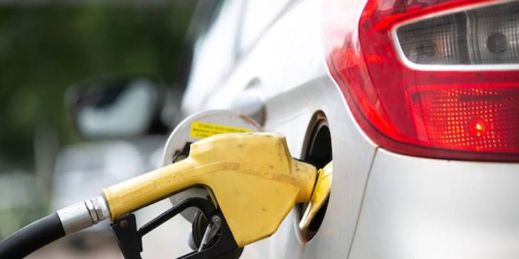 Entenda por que o preço da gasolina continua alto no Distrito Federal