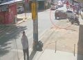 Mulher entra na contramão, bate carro e ironiza vítima: “Me ache”. Veja vídeo
