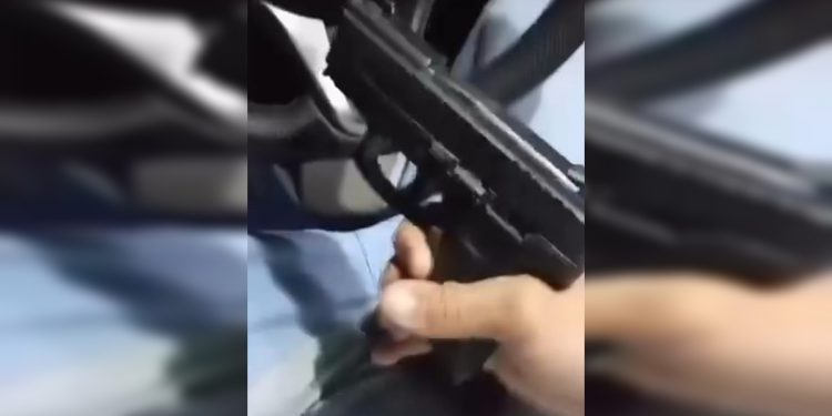 “Encher sua cara de bala”: cafetão ameaçou casal do DF em vídeo com arma. Veja vídeo