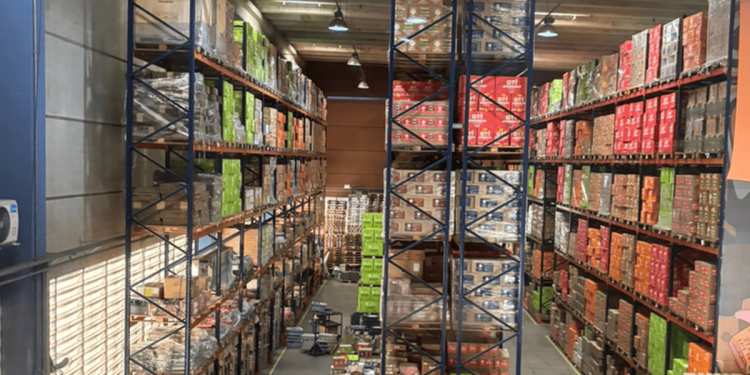 Anvisa apreende 129 mil caixas de cigarros de palha irregulares