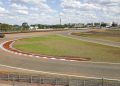 Recém-aberto para corredores, Autódromo de Brasília está cheio de lixo. Veja vídeo