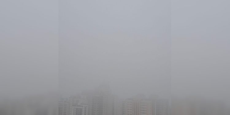 Céu do DF amanhece encoberto por neblina após queda de temperatura