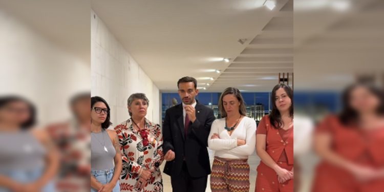 Comitiva de deputados cobra ação do Itamaraty por ativista brasiliense preso em Israel