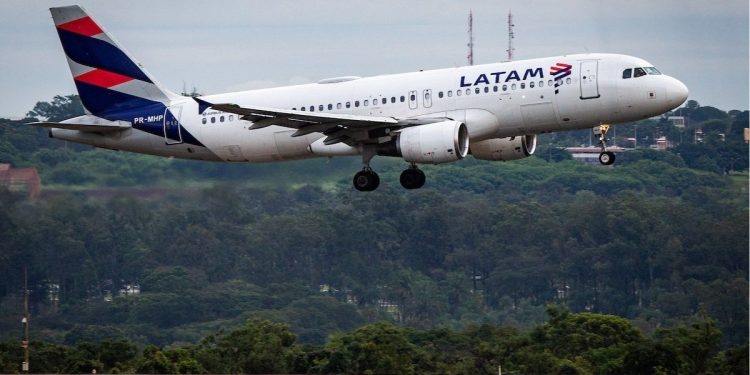 Secretaria do Consumidor notifica Latam por falta de transparência