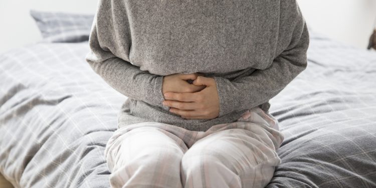 Entenda a ligação entre gases e barriga estufada com a ansiedade