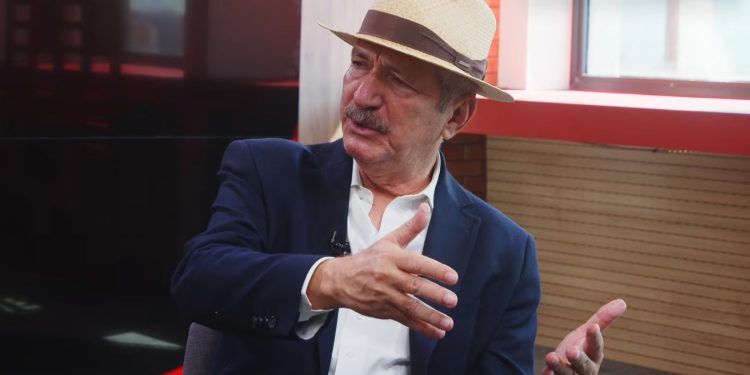 DC abre processo para expulsar Aldo Rebelo do partido