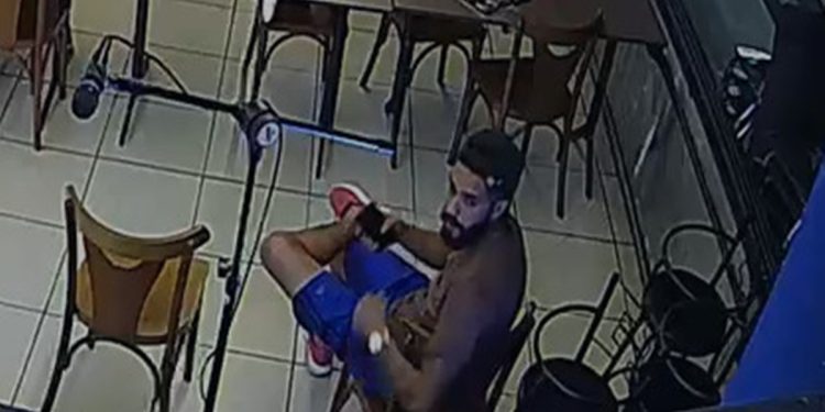 “Crime orquestrado”, diz namorada de cantor que teve carro levado. Veja vídeo