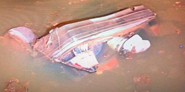 Acidente deixa 6 mortos após carro cair em lago no Entorno do DF