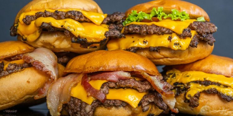Dia do Hambúrguer: Brasília é 4ª cidade que mais consome os sanduíches