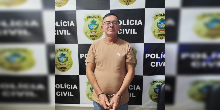 Homem é preso por perseguir, ameaçar e chantagear jovem de 16 anos
