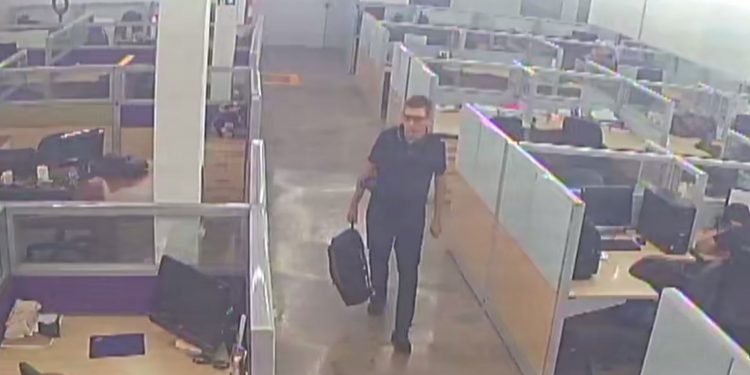Águas Claras: homem invade coworking e furta 7 computadores. Veja vídeo