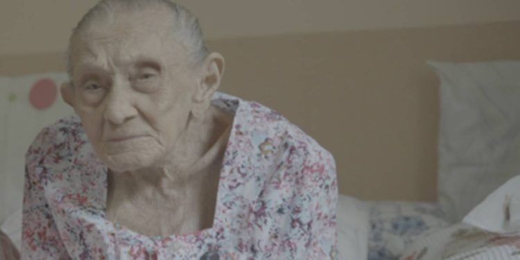Aos 110 anos, dona Luzia conserva memórias dos primeiros passos no DF. Veja vídeo