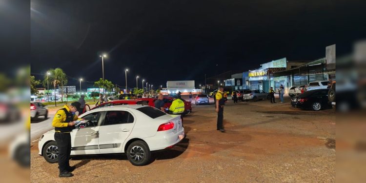 Motorista com 270 multas e R$ 54 mil em dívidas é flagrado no DF