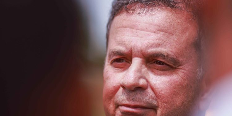 Rogério Marinho coleta assinaturas no Senado para PEC alternativa à 6×1