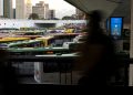 Passageiros do DF gastam 14% da renda com ônibus, aponta estudo