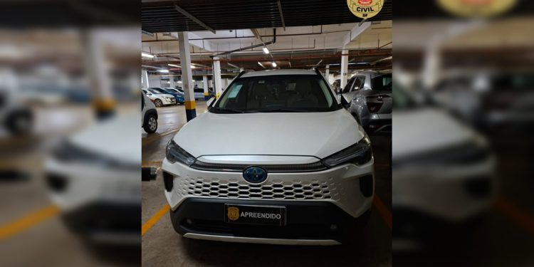 Carros de luxo de funcionários do BRB, alvos da PCDF, são bloqueados