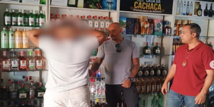 Polícia fecha distribuidora de bebidas usada pelo tráfico no Entorno