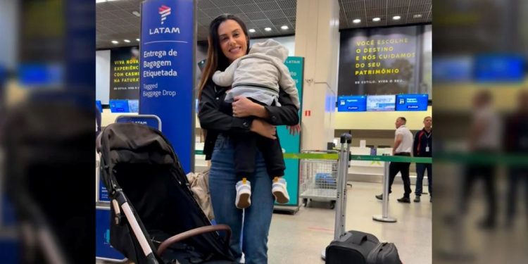 “Só pedi ajuda”, diz mãe que foi retirada de voo da Latam pela PF